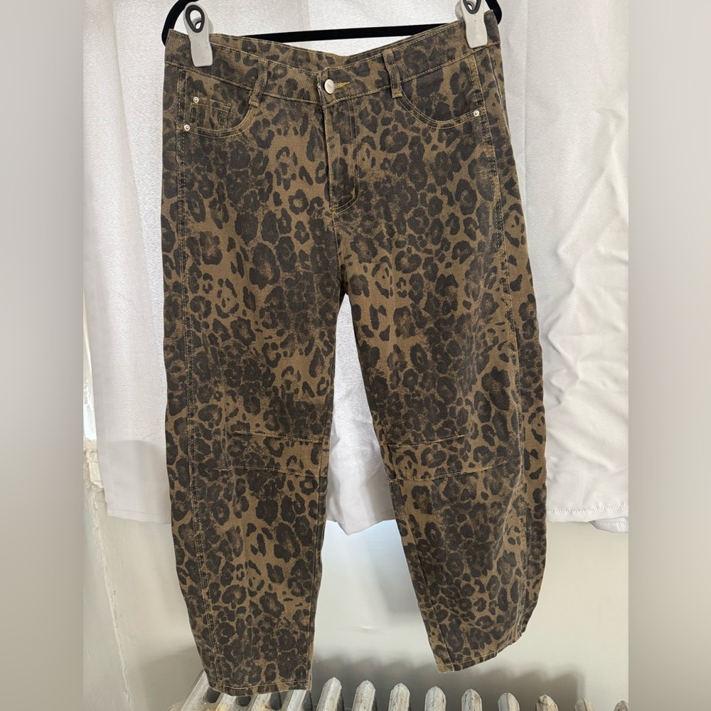 Leopard Print barrel jeans